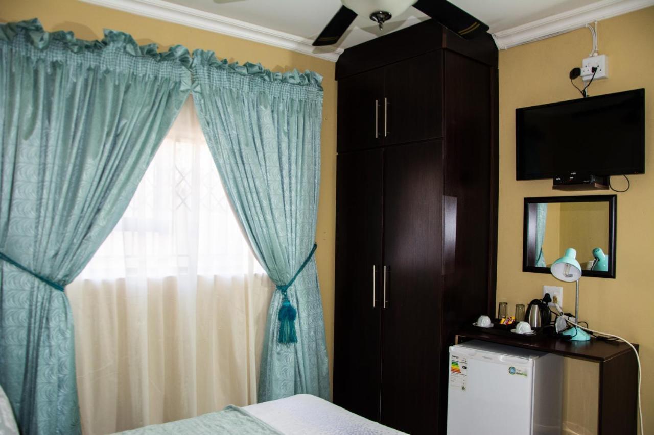 Mrhali Boutique Guest House KwaMhlanga Bagian luar foto